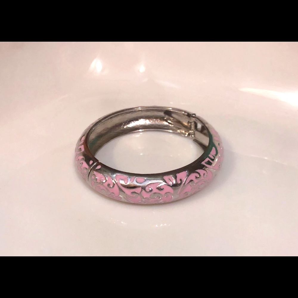 🔥4/$20 Silvertone pink enamel hinge clasp bangle bracelet